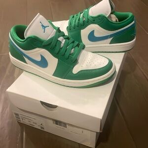 Air Jordan 1 Low Shoes
